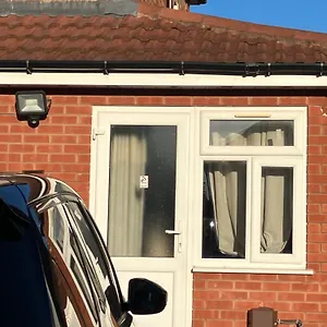 Dream Private Ensuite In Solihull Close To Airport-city Centre And Nec Apartment